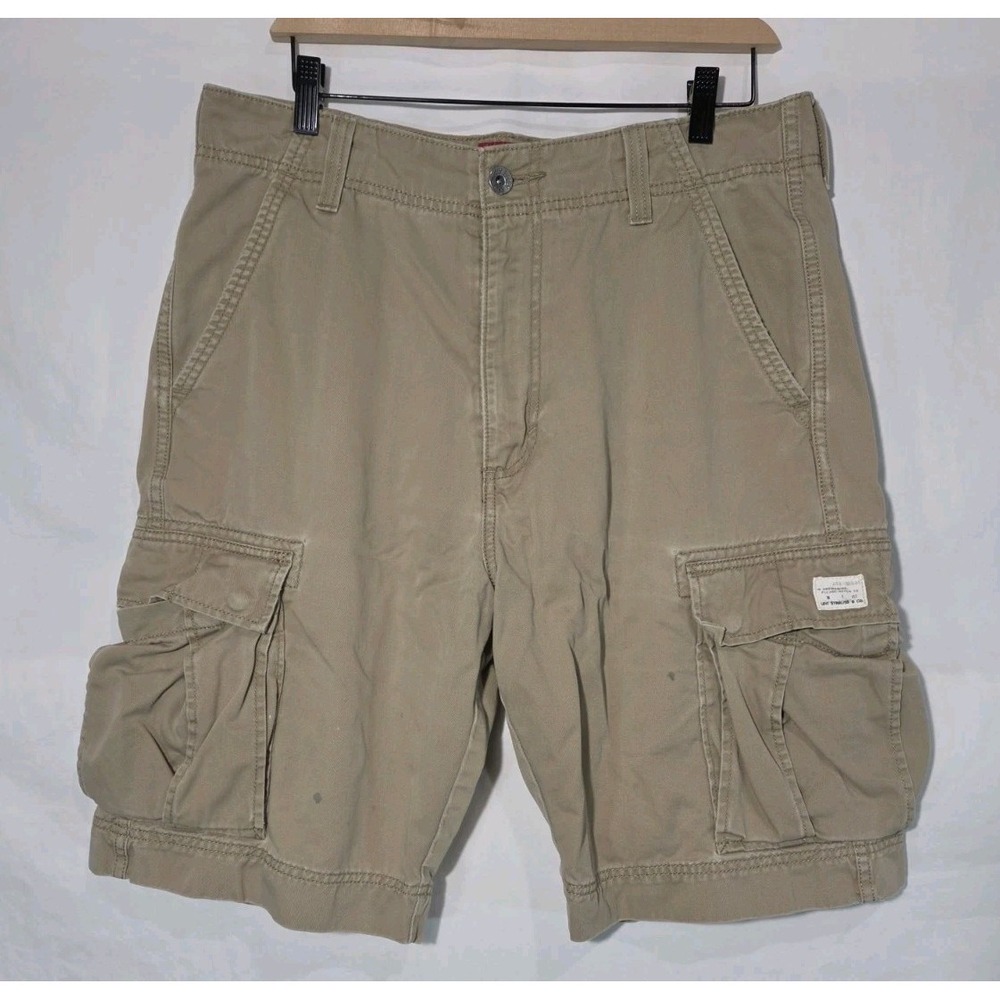 Levis Shorts Mens 34 Khaki Utility Cargo Flap Pockets Hiking Outdoors 10" Inseam